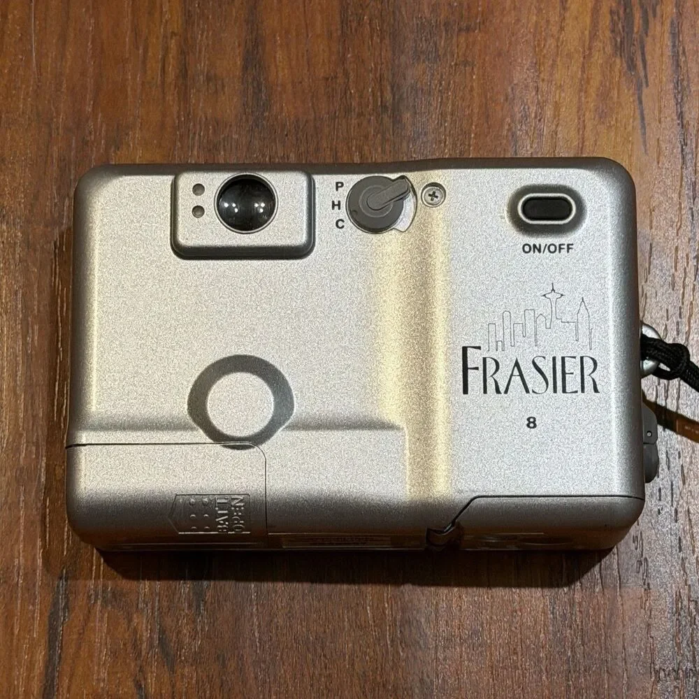 Vintage Frasier TV Show Cast & Crew Gift Canon Elph Jr. Silver Camera - Untested